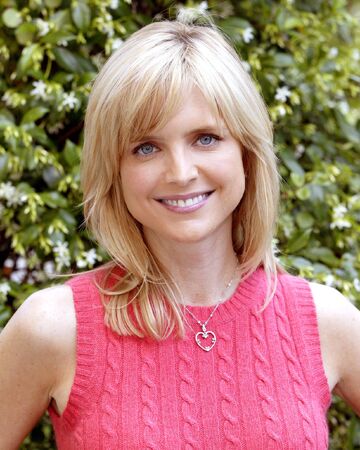 Pictures of courtney thorne smith