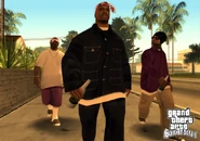 OfficialScreenshot-GTASA-PS2-79.jpg (119 КБ) Официальный скриншот Grand Theft Auto: San Andreas, на котором Балласы разгуливают по Глен-Парку. У Балласа в белой футболке можно заметить браслет и цепочку, вырезанные на позднем этапе разработки игры