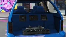 MinivanCustom-GTAO-Trunk-SquareSpeakersShelf
