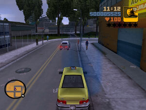 Клод и Мисти перед гаражом Джоуи