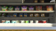 Дополнительные продукты и напитки внутри фургона