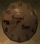 Relógio Sprunk Beer encontrado dentro Apartamento de B-Dup em GTA San Andreas.