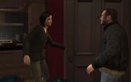 Karen com Niko Bellic em GTA IV.