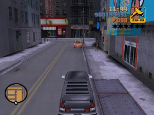 Клод ждёт у Клуба Луиджи