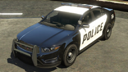 Une Police Cruiser (Interceptor) dans GTA V. Une voiture rapide et maniable, idéale pour les courses-poursuites.