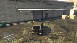 TheCluckinBellFarmRaid-GTAOee-HitAndRun-LocationC-SS11.jpg (1.37 MB) Deliver the getaway vehicle to the garage.