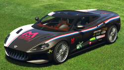 A Neo with the Dutch Motor Market livery in Grand Theft Auto Online. (Rear quarter view)