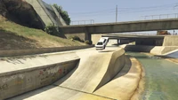 StuntJumps-GTAV-Jump21-LaPuertaStormDrainHelipad-Jump