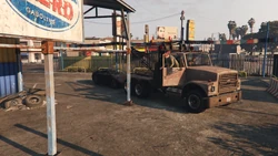 PullingFavorsAgain-GTAVe-ArriveAtGlassHeroes.png (2.67 MB) Successful arrival at Glass Heroes.