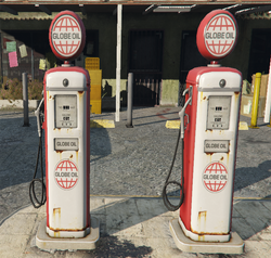 Retro Globe Oil filling pumps at a gas station in Sandy Shores.