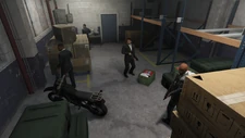 HeistPrep-FingerprintCloner-GTAO-CybersecurityGuards.png (2.16 MB) Cybersecurity team in a warehouse.