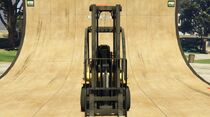 Forklift-GTAV-Front