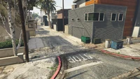 BikerSellTrashTrucks-GTAO-LosSantos-Group1-DropOff3