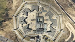 How to enter the prison in GTA 5?