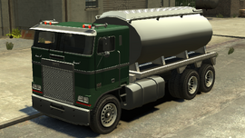 A Packer with a tanker in Grand Theft Auto IV. (Rear quarter view)