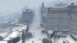 Vinewood Boulevard during snow in the Festive Surprise 2015 Update.