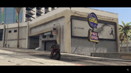 Solomun driving into Los Santos Customs in Burton.