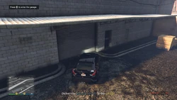 TheCluckinBellFarmRaid-GTAOee-HitAndRun-LocationB-SS11.jpg (929 KB) Enter the garage.