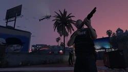 HackandDash-GTAOe-SS9.png (1.23 MB) Three-star wanted level.