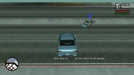 卡尔也开着王者冲下二楼，并紧跟着塞萨尔