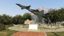 FortZancudo-GTAV-Statue