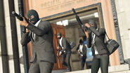 GTAV-Heists-Update-28.jpg (163 KB) The crew leaving the bank.