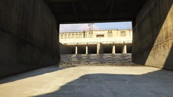Los Santos Storm Drain GTAV Eastern Source Control Gates.jpg (45 KB) Flood control gates.