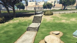 DeckerPark-GTAVe-StepsNorth.png (4.19 MB) North-side steps.