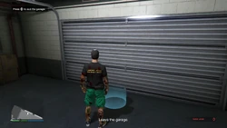 TheCluckinBellFarmRaid-GTAOee-HitAndRun-LocationB-SS17.jpg (570 KB) Leave the garage.