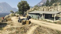 BikerStealGuardedVan-GTAO-NorthCalafiaWay