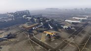 LSIA-GTAV-tarmac1.jpg (59 KB) Northern view, with aircraft from all four main airlines parked around the terminals.