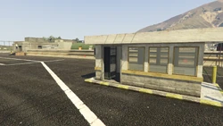 AssaultonATT16-GTAOe-DataDrives7.png (3.7 MB) In a booth; second Terminal A is in the background.