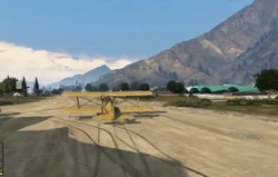 McKenzieField-GTAV-Runway.jpg (31 KB) A Duster as it runs along the runway.