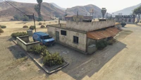 BikerStealIntimidateTarget-GTAO-GrandSenoraDesert-Supplies