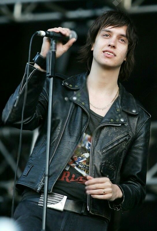 Julian Casablancas - Wikipedia