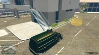 NightclubSellPoliceAmbush-GTAO-FakeDropOff3