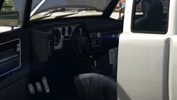 BobcatXL-GTAV-Inside