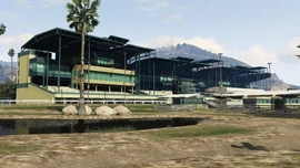 VinewoodRacetrack-GTAV-Screenshot2.jpg (69 KB) The stadium area of the Racetrack.