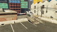 StuntJumps-GTAV-Jump19-PillboxHillAmmunation-Jump