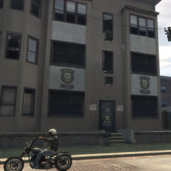 The Lost MC clubhouse's entrance in Grand Theft Auto IV.