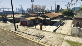 Location in Rancho. The target will flee from the alleyway to the left of the house.