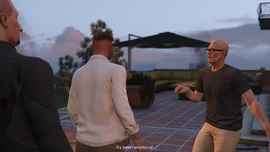 Evan-GTAO-HeistFinaleCutscene.png (1.35 MB) Evan making a fool of himself.