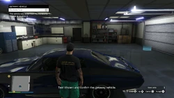 TheCluckinBellFarmRaid-GTAOee-HitAndRun-LocationA-SS13.jpg (578 KB) Select the getaway vehicle.