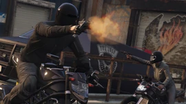 GTAV-Heists-Update-33.jpg (698 KB) The crew stealing the bikes.