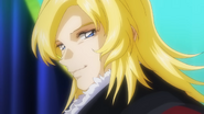 Orphee looking at Lacus
