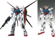 GFFN #0042 "GAT-X105+AQM/E-X01 Aile Strike Gundam" figure (2009): product sample (left) with parts convertible to GAT-X105 Strike Gundam figure (right)