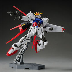 ガンプラ　HG AILE STRIKE GUNDAM & RX-791 Amazon.com: Bandai Hobby HGCE Aile Strike Gundam Model Kit