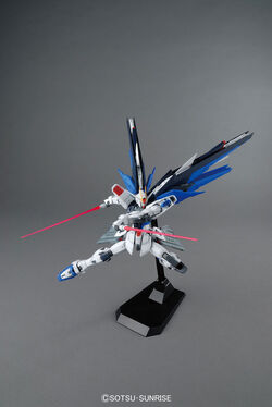 BANDAI MG フリーダムガンダム ZGMF-X10A ver.2.0 ガンプラ】MG ZGMF-X10A フリーダムガンダム Ver.2.0 レビュー