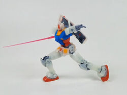HG RX-78-2 Gundam (Beyond Global) (Glow-In-The-Dark HG RX-78-2 Gundam (Beyond Global) (Glow-In-The-Dark