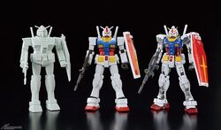 ガンプラ 40th メモリアルセット RX-78-2 1/144 RX-78-2 ガンダムの進化の軌跡を追った「GUNPLA 40th
